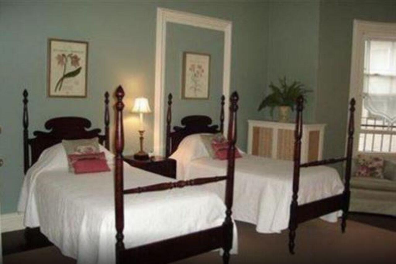 Bed and Breakfast The College Club Of Boston Zimmer foto
